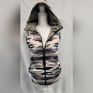 lululemon athletica Camouflage Hooded Vest